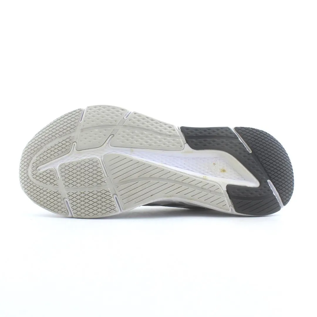 ADIDAS  QUESTAR