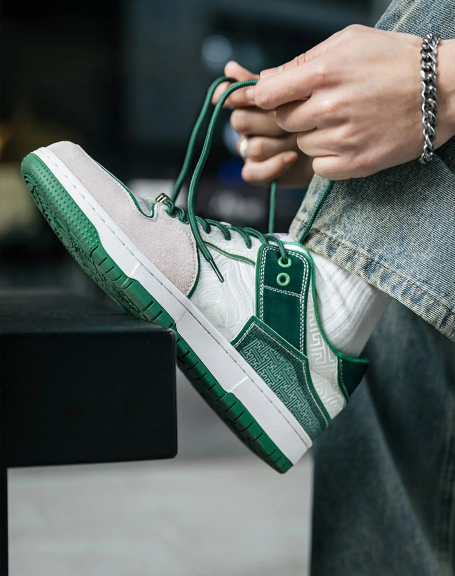 American Retro Fortune Silk Embroidery Thick-Soled Sports  Men's Casual Shoes