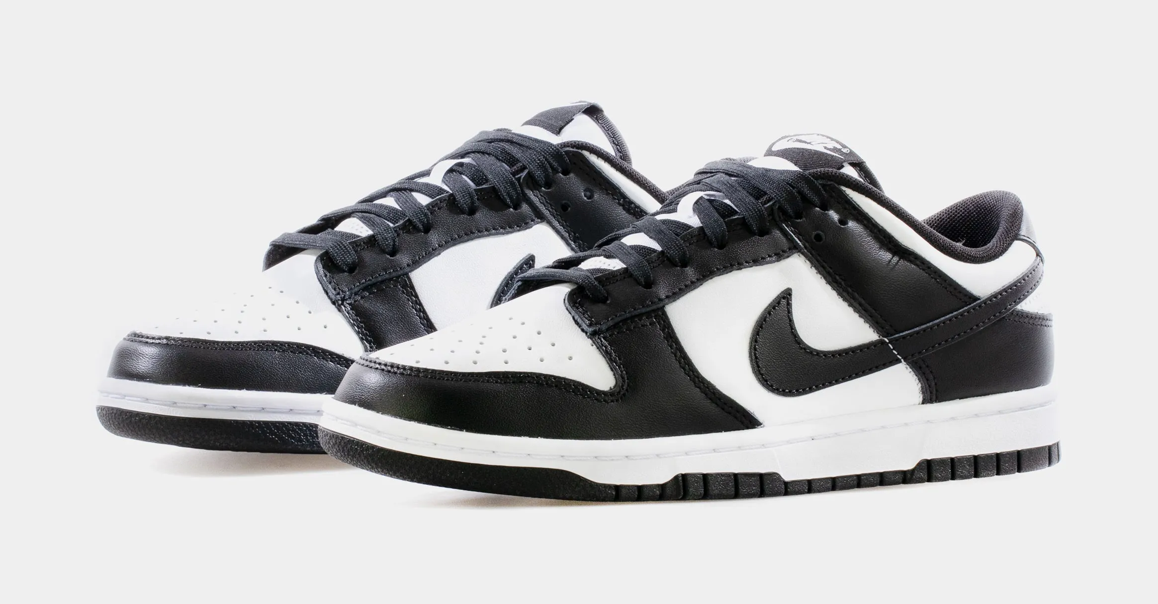 Dunk Low Retro Mens Lifestyle Shoes (White/Black)