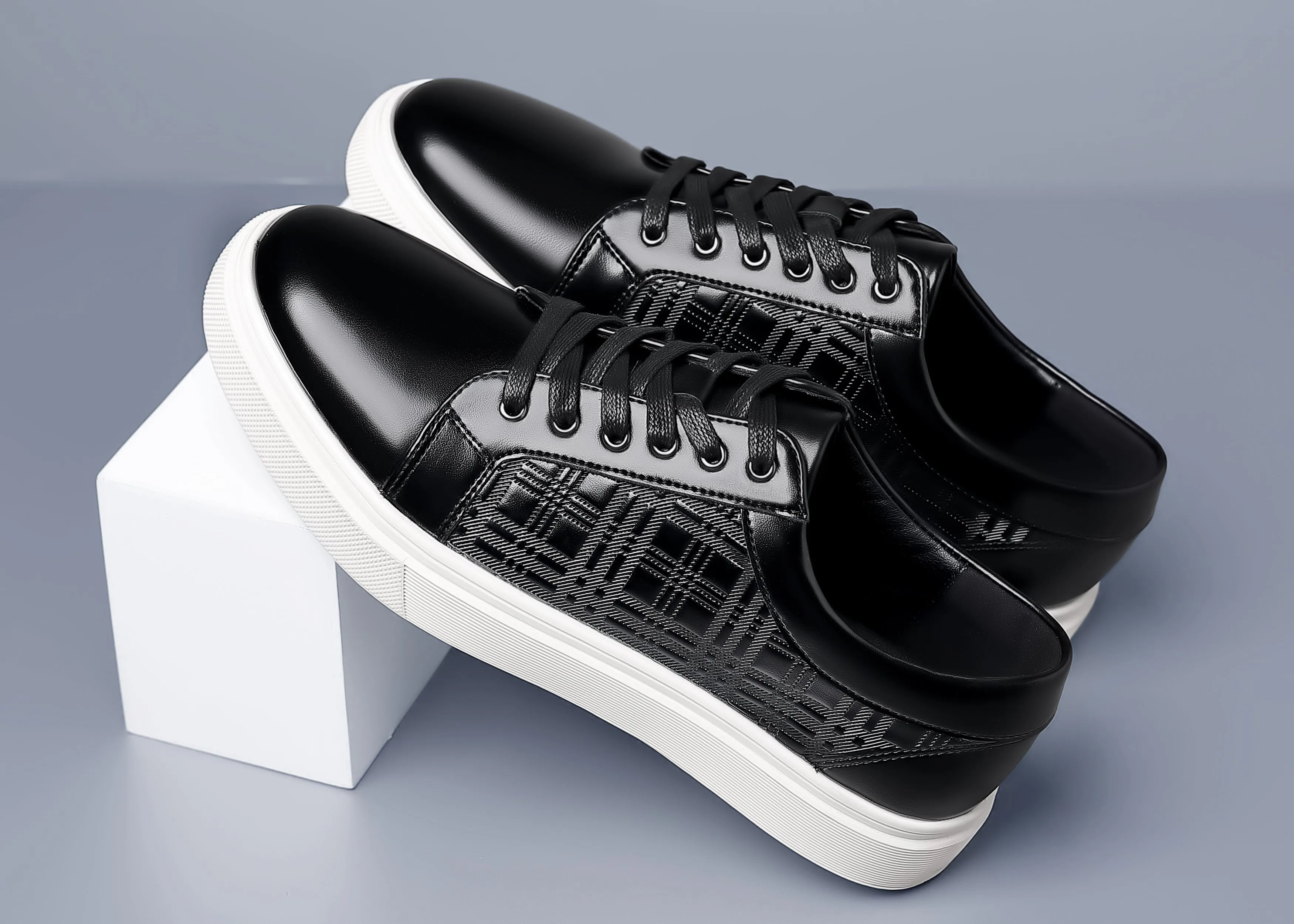 Men's Classic Plaid Leather Sneakers