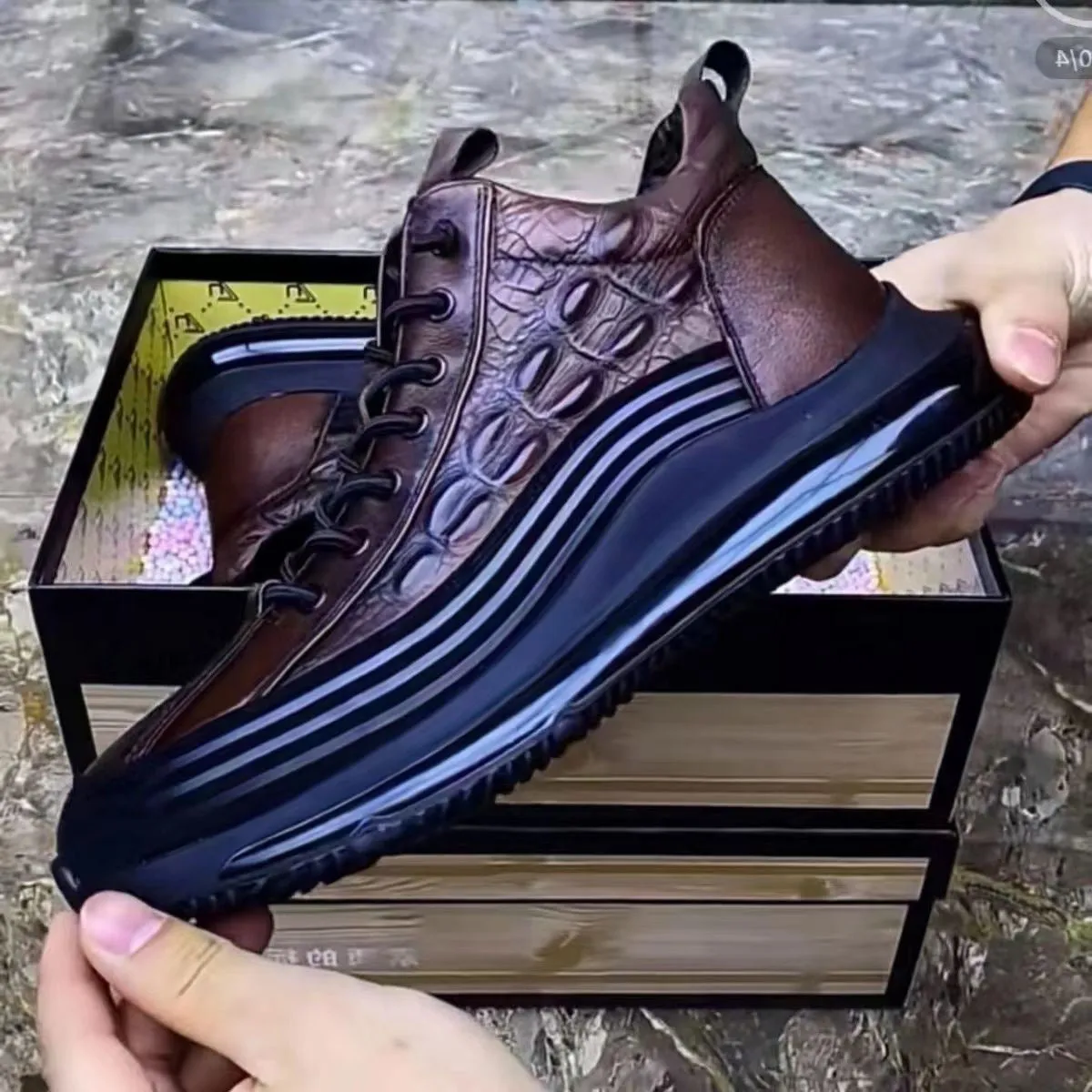 Men's Shoes: Winter Leather, Non-slip, Soft-soled, High-top, Business Casual Shoes, Trendy Versatile Textured Crocodile Leather Sneakers